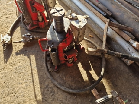 Pneumatic Bottle Jack