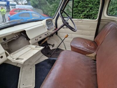 1958 Bedford J Type 4x2 Dropside Flat - 14