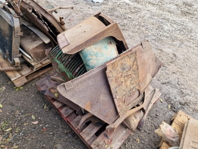Qty of Bedford O Type Panels, Spares Etc - 3