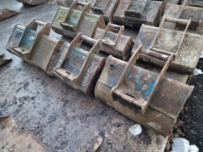 3 x Excavator Buckets - 40mm Pins - 5