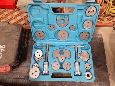 Qty Tools & Parts - 3