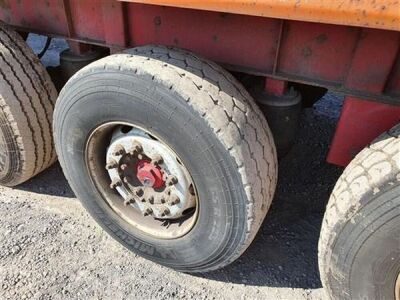 2004 United 60yrd³ Alloy Body Tipping Trailer  - 15