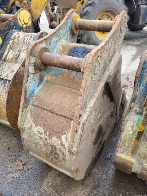 Strickland 450mm Digging Bucket - 65mm Pins - 2