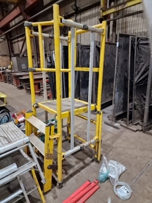 Folding Platform on Wheels & 3 x Folding Alloy Steps - 4