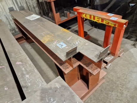 2x 2500mm Long Heavy Duty Stand