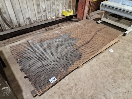 2x Sheets of Mesh