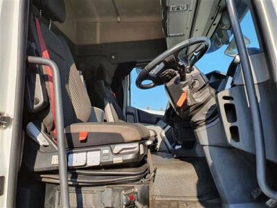 2017 Renault T480 Comfort 6x2 Midlift Tractor Unit - 8