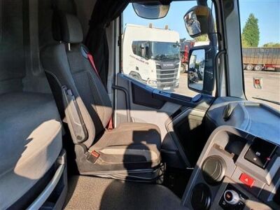 2017 Renault T480 Comfort 6x2 Midlift Tractor Unit - 10