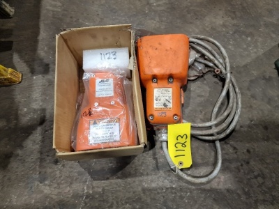 2x JLG Foot Switches