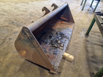 Lemac 8ft Bucket to Suit CAT Telehandler - 3