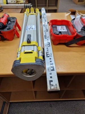 Datum AL32 Automatic Level, Tripod & Measure - 3