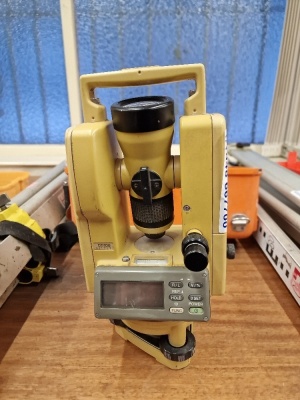 Topcon DT-106 Electronic Thedolite, Tripod & Measure - 4