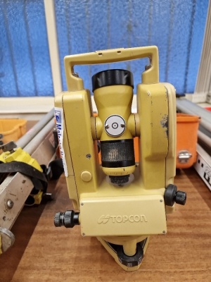 Topcon DT-106 Electronic Thedolite, Tripod & Measure - 5