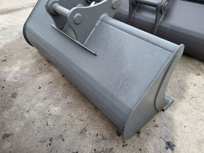 New & Unused 6ft Ditching Bucket - 65mm Pins - 2