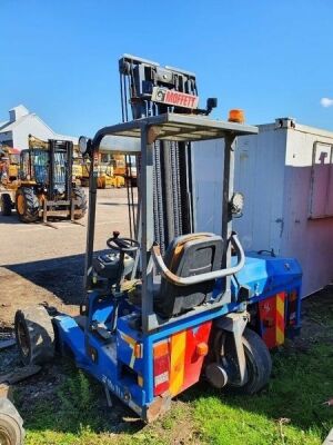 2005 Moffett M3 20.4 Forklift - 2