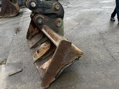Hyundai 210LC-7A 21T Excavator - 11