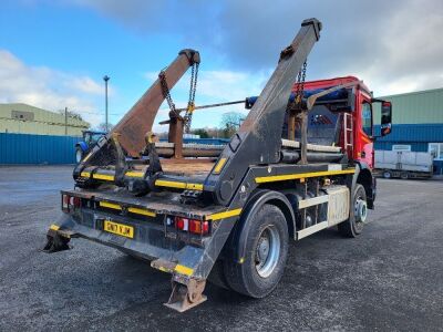 2017 Mercedes 1824 4x2 Skip Loader - 4