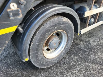 2017 Mercedes 1824 4x2 Skip Loader - 7
