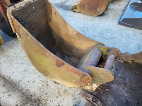 18" Digging Bucket