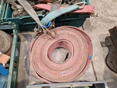 Qty Ratchet Straps, Lifting Sling, D Links & 3 x Sledges - 3