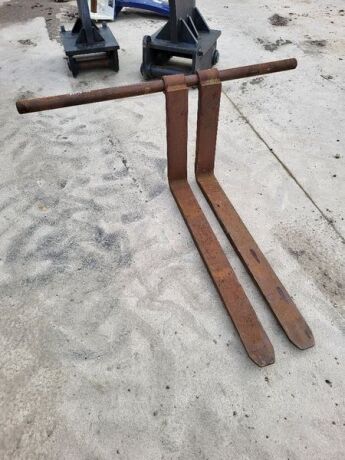 Pair of Telehandler Forks & Bar