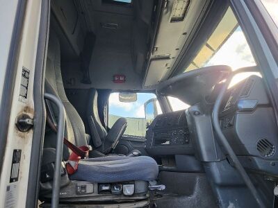 2013 Volvo FH500 6x2 Midlift Tractor Unit - 9