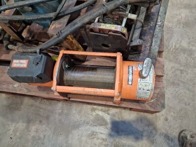 4 x Winches - 2