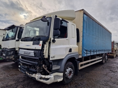 2015 DAF CF330 6x2 Rear Lift Curtainside Rigid 