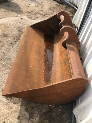 6' Loading Shovel Bucket - 3