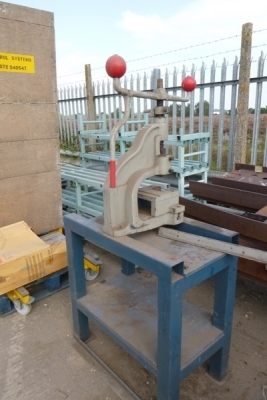 Bench Mounted Manual Press - 2