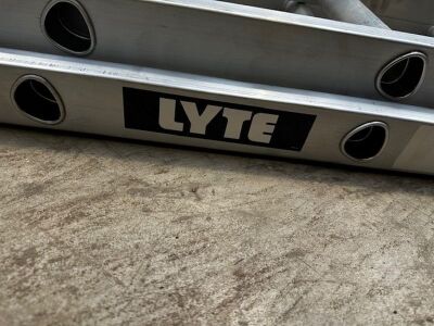 New & Unused Lyte 10 Tread Double Extension Ladders and Stabiliser Bar 4.88 Max  - 2