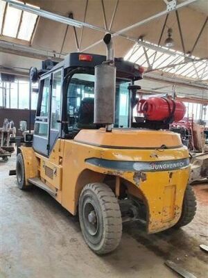 Jungheinrich Triple Mast Gas Forklift - 12