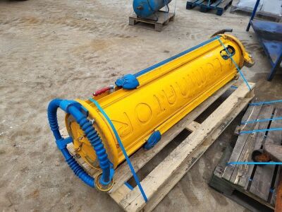 Luminator 110v Foldout Light Tower - 2