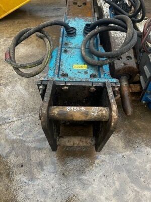 Hydraulic Breaker - 3