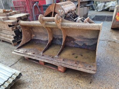 Volvo 6ft Ditching Bucket - 80mm Pins