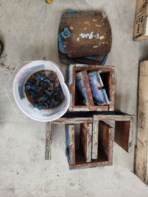 4x Square Concrete Molds - 2