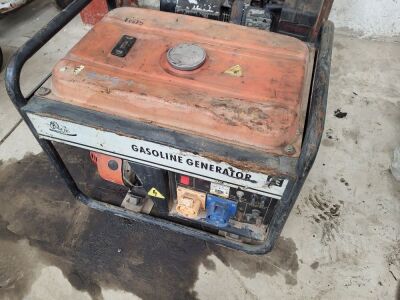 Petrol Generator with 110v and 230v Plugs