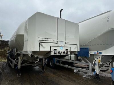 2020 Feldbinder 40³ Triaxle 2 Pot Powder Tank Trailer