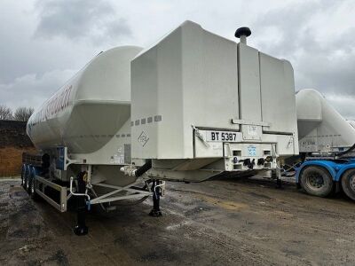 2019 Feldbinder 40³ Triaxle 2 Pot Powder Tank Trailer