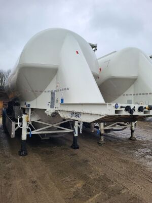 2022 Feldbinder 40³ Triaxle 2 Pot Powder Tank Trailer