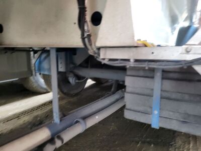 2022 Feldbinder 40³ Triaxle 2 Pot Powder Tank Trailer - 9