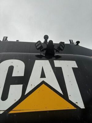 2020 CAT 352F Tracked Excavator - 8