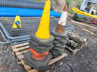 Quantity of Fence Panels & Cones