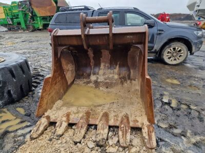 1750mm Digging Bucket - 2