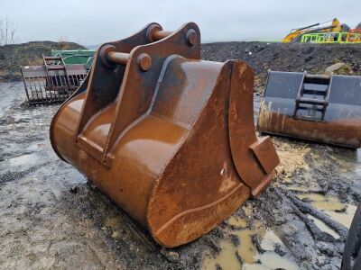 1750mm Digging Bucket - 5