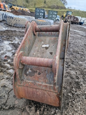 18" Digging Bucket 80mm Pins - 4