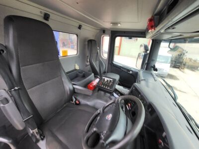 2015 Scania P370 8x4 Hook Loader - 13