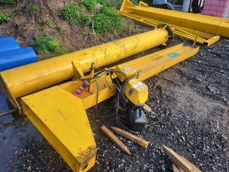 Morris 1ton Swing Lift
