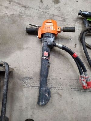 Altrad BHB 25X Hydraulic Breaker