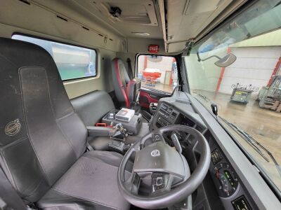 2019 Volvo FMX 410 8x4 Steel Body Tipper - 12